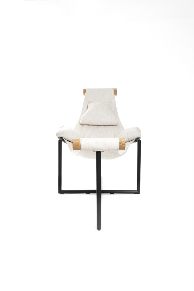 Chaise Mucuripe em tecido claro